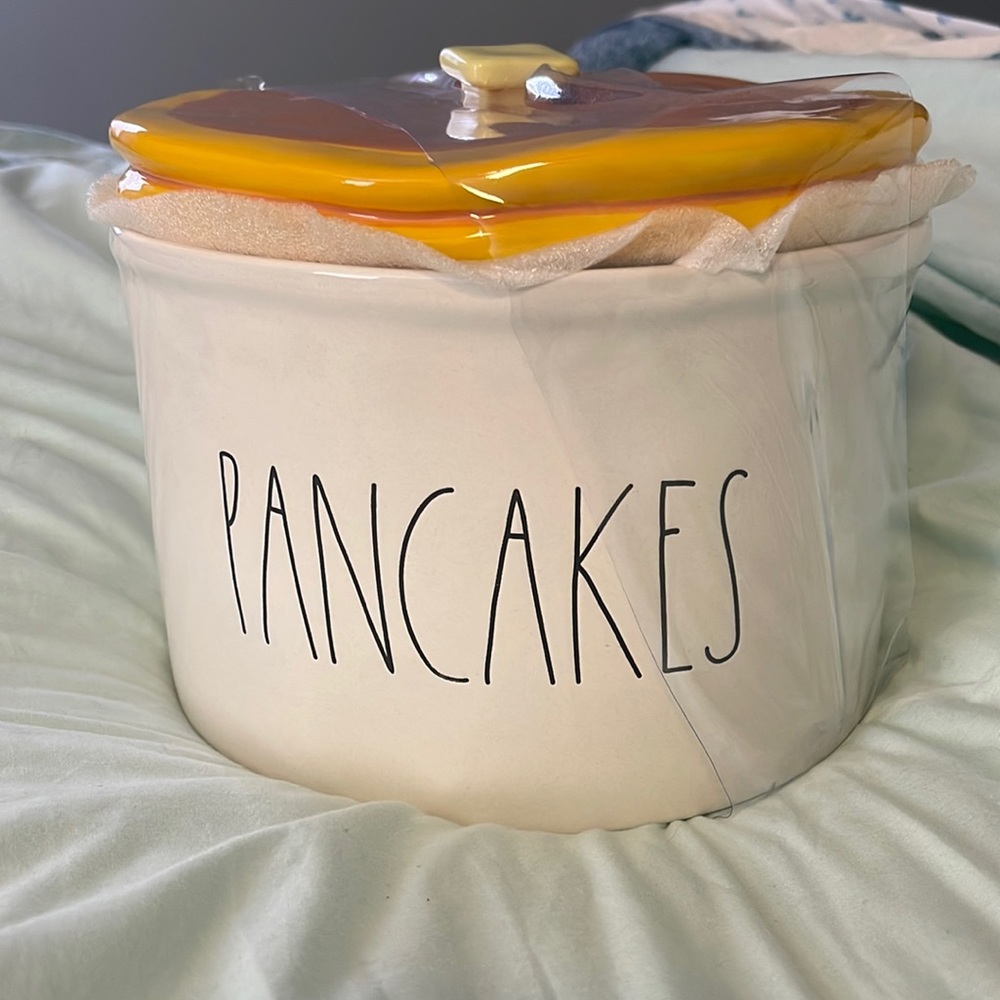 Rae Dunn, extremely cute!  “PANCAKES”.  Large pancake container.